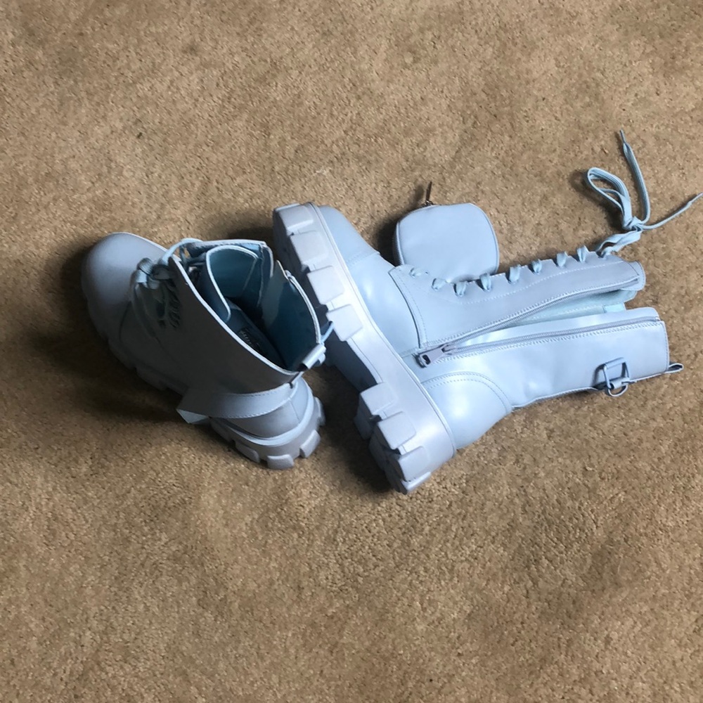 PUBLIC DESIRE CHUNKY HEEL BOOTS SZ: 7 BLUE NWOT